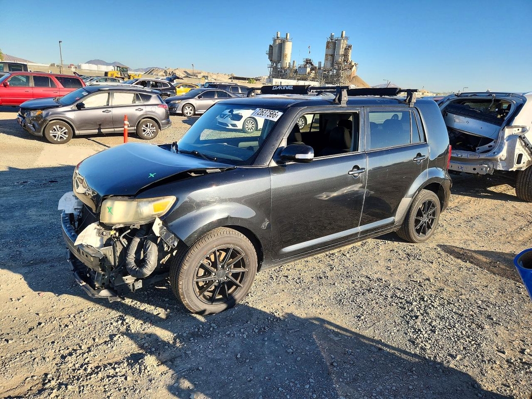 Vue de 2012 SCION XB BASE, angle 1