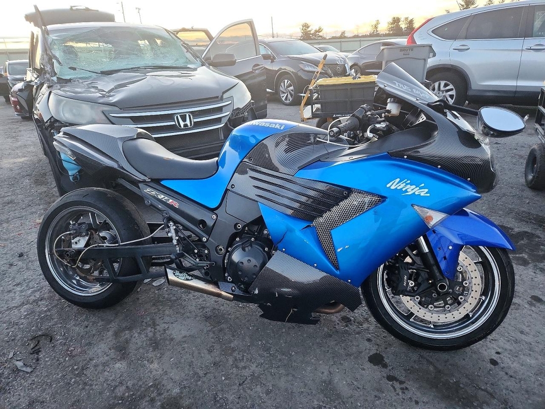 منظر 2008 KAWASAKI ZX1400 C، زاوية 1