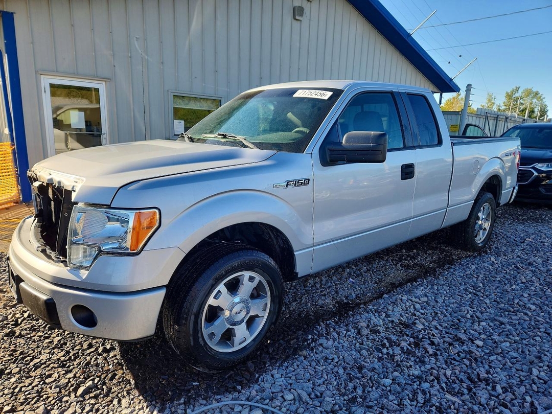 Vue de 2009 FORD F150 SUPER CAB, angle 1