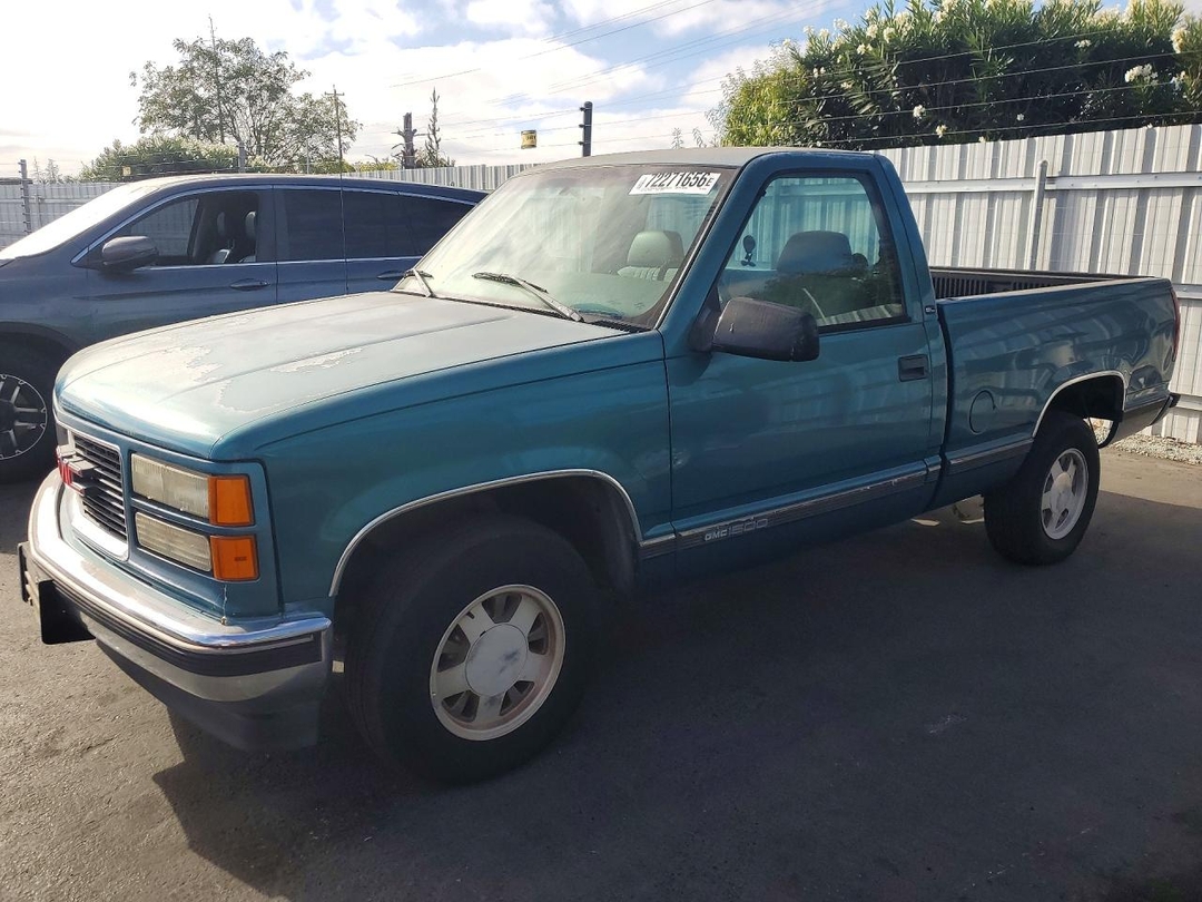 Vue de 1997 GMC SIERRA C1500, angle 1