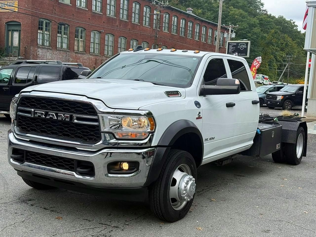 Вид 2022 RAM 5500, угол 1