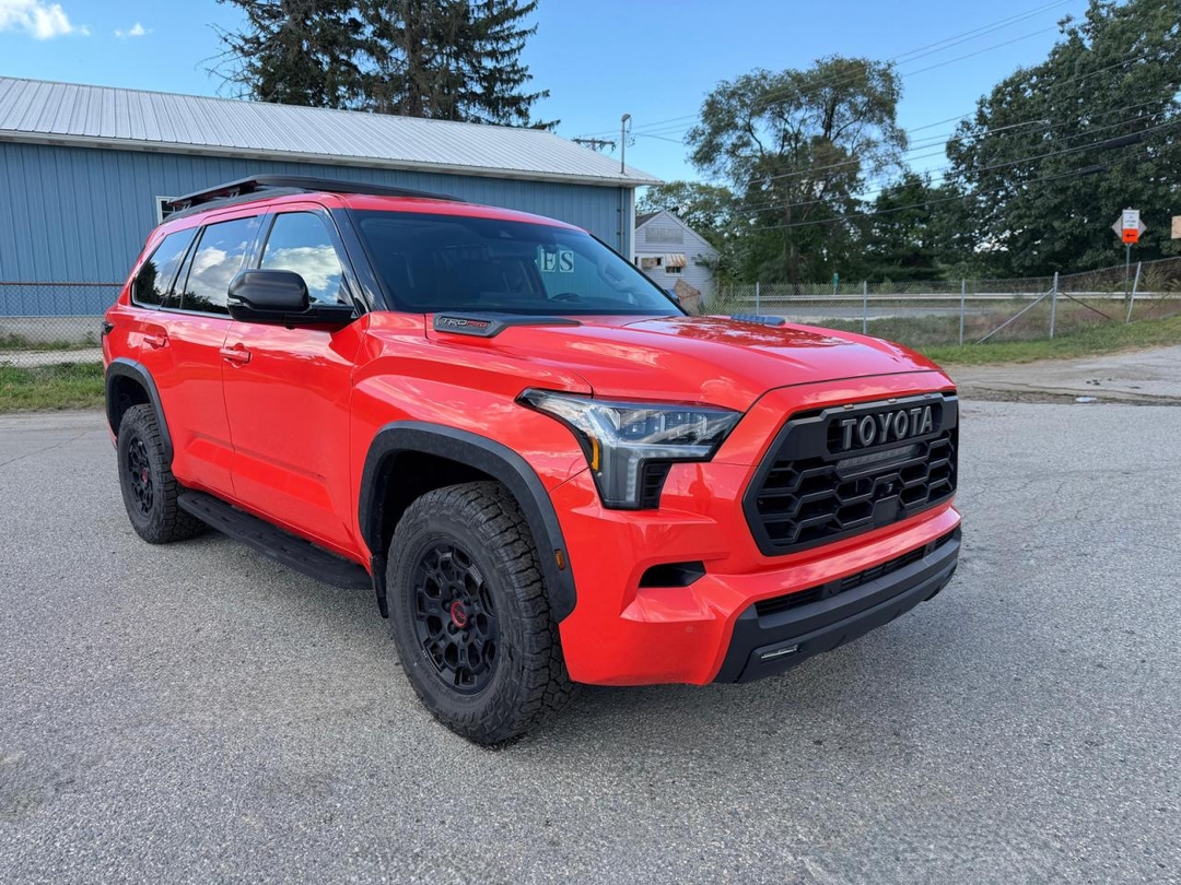 Вид 2023 TOYOTA SEQUOIA TRD PRO, угол 1