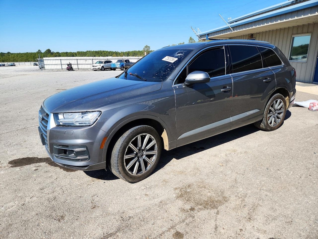 Vue de 2017 AUDI Q7 PREMIUM PLUS, angle 1