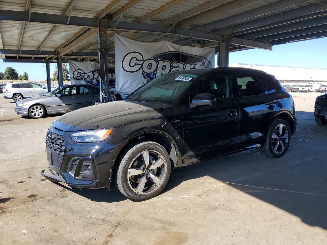 Vue de 2022 AUDI Q5 PRESTIGE 45, angle 1
