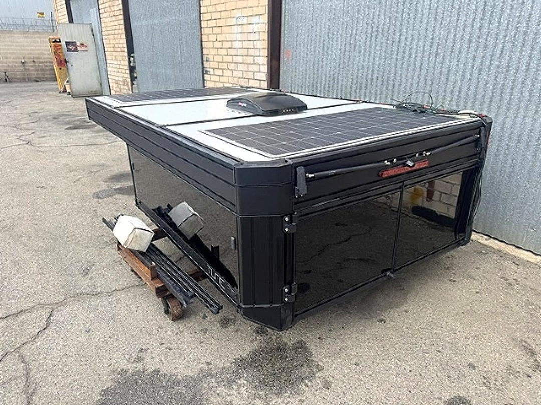منظر 2025 TUNE CAMPER SHE، زاوية 1