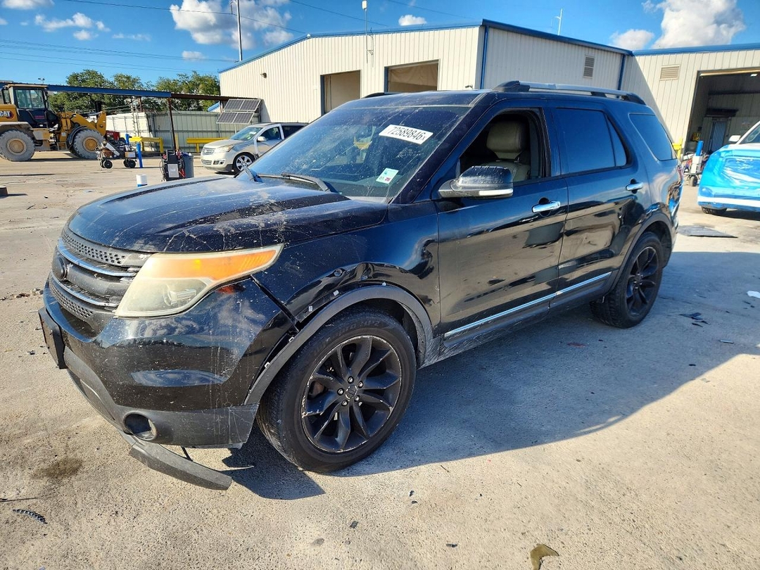 Вид 2014 FORD EXPLORER XLT, угол 1