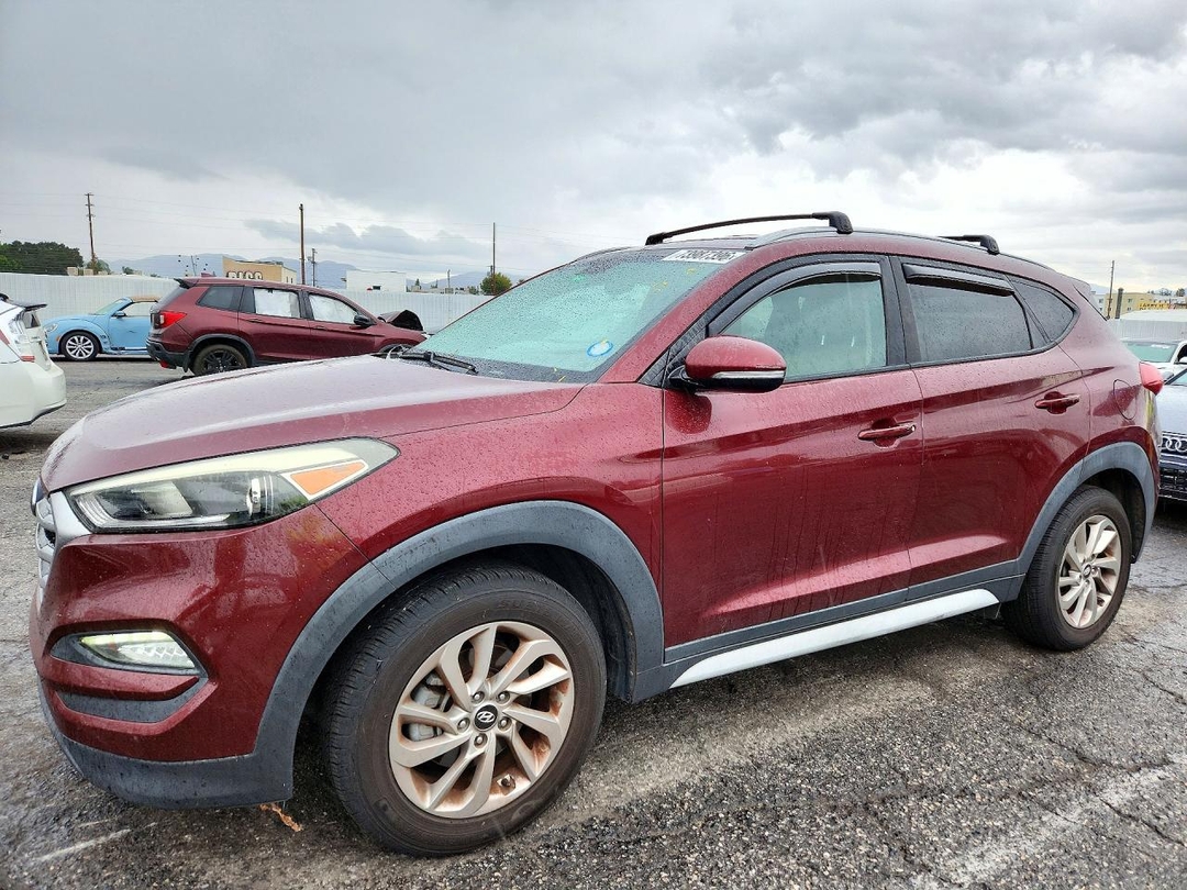 Vue de 2017 HYUNDAI TUCSON SE PLUS, angle 1