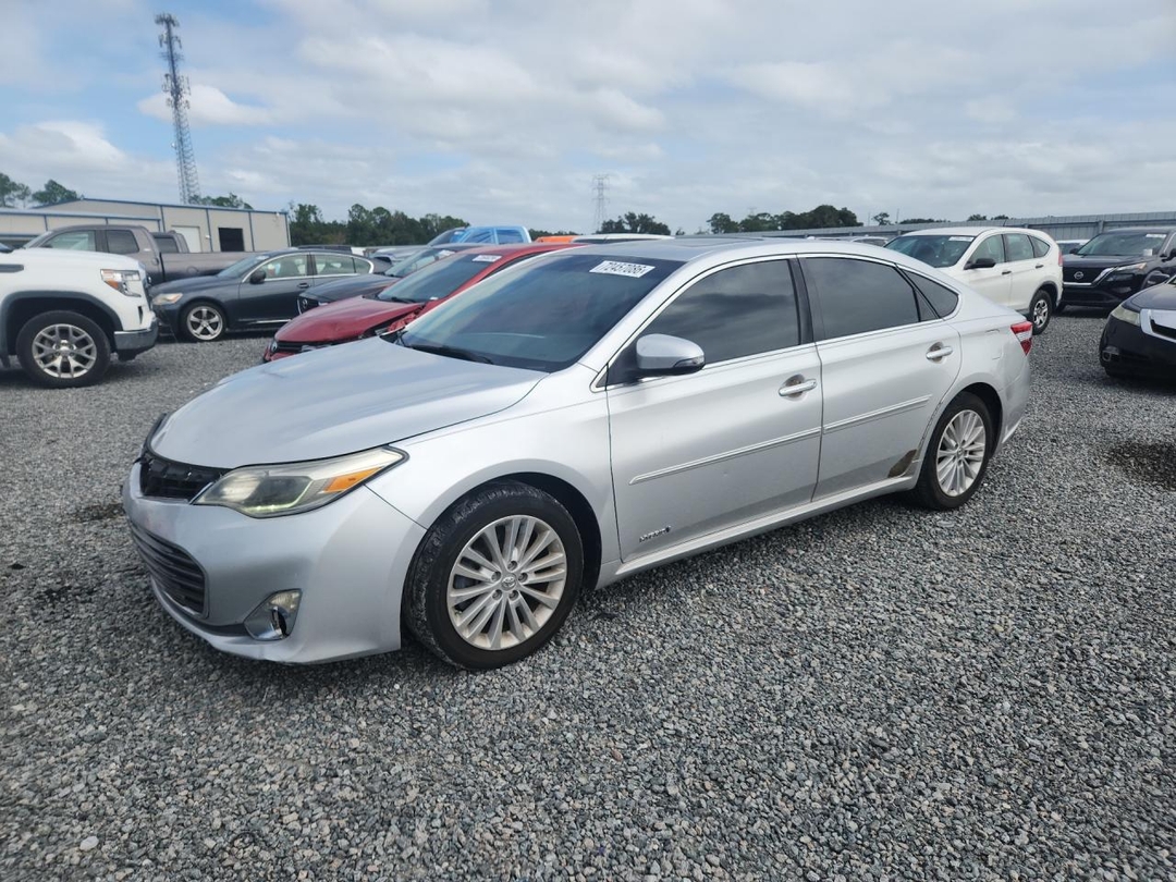 منظر 2013 TOYOTA AVALON HYBRID LIMITED، زاوية 1