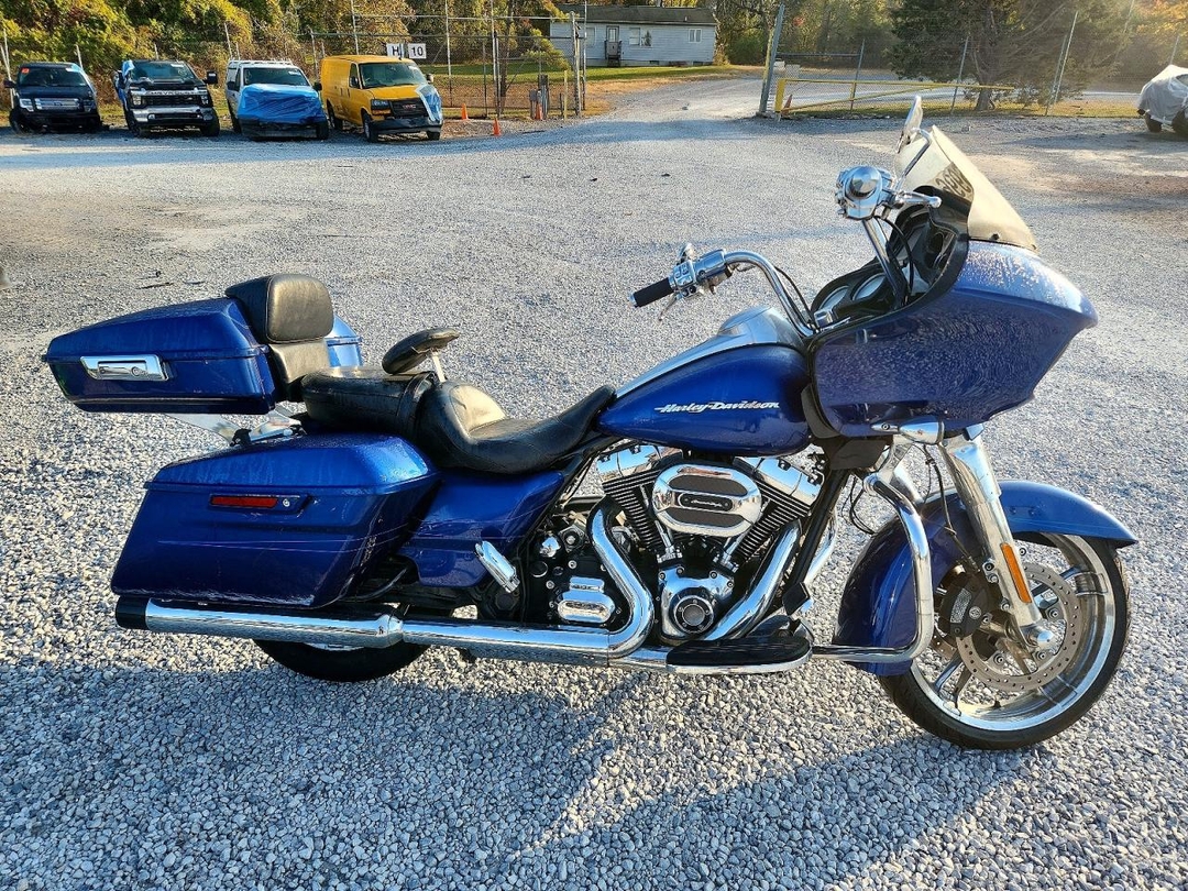 Вид 2015 HARLEY-DAVIDSON FLTRXS ROAD GLIDE SPECIAL, угол 1