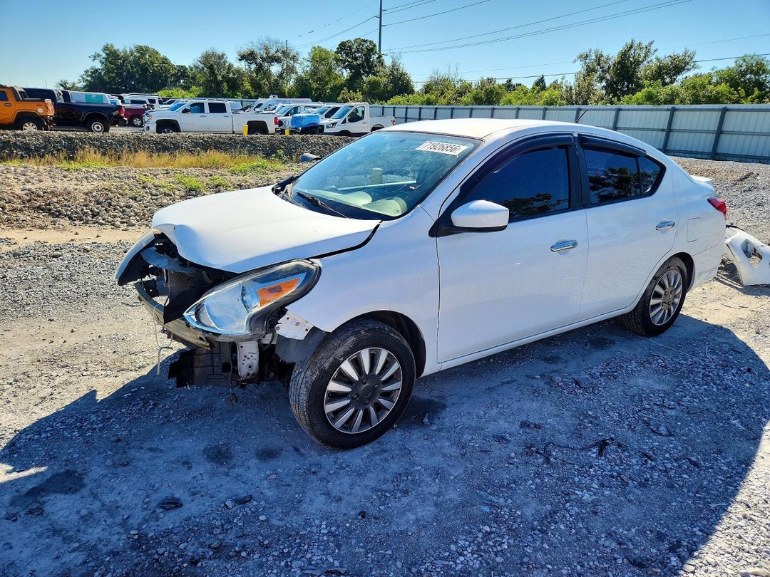 منظر 2019 NISSAN VERSA SV، زاوية 1