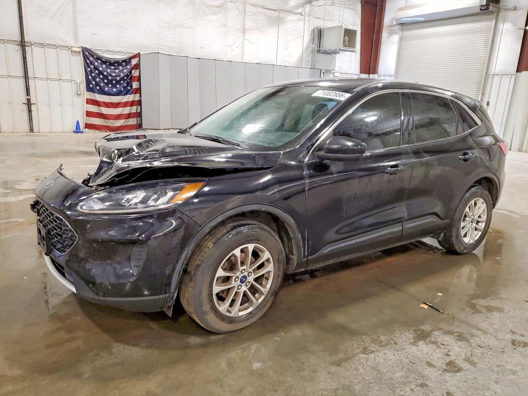 Вид 2021 FORD ESCAPE SE, угол 1