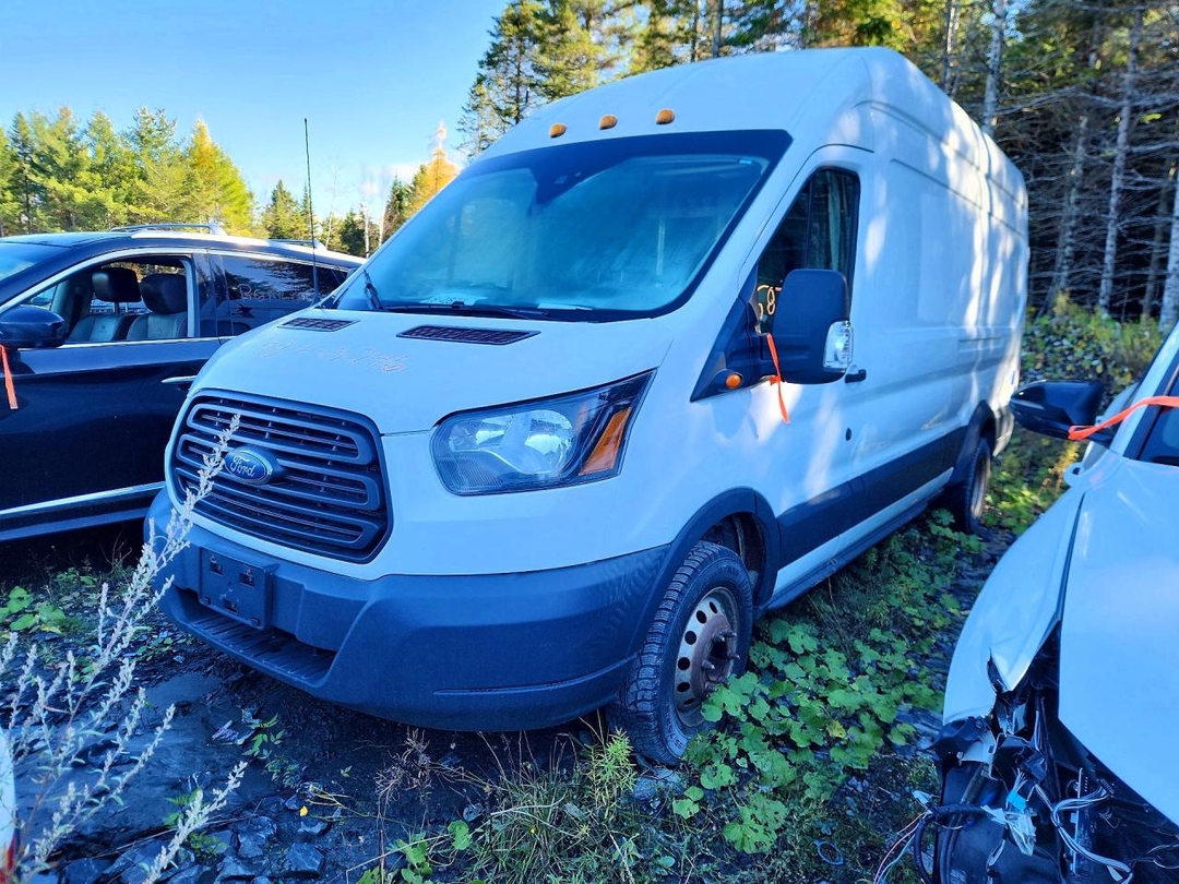 Vista de 2018 FORD TRANSIT T-350 HD, ángulo 1