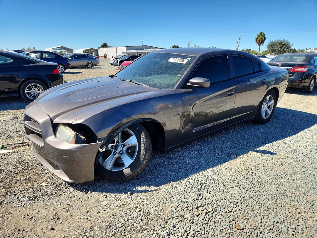Вид 2013 DODGE CHARGER SE, угол 1