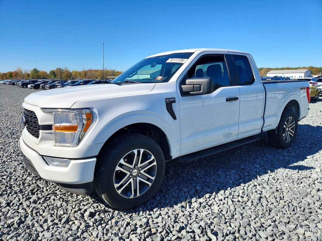 Vue de 2022 FORD F150 SUPER CAB, angle 1