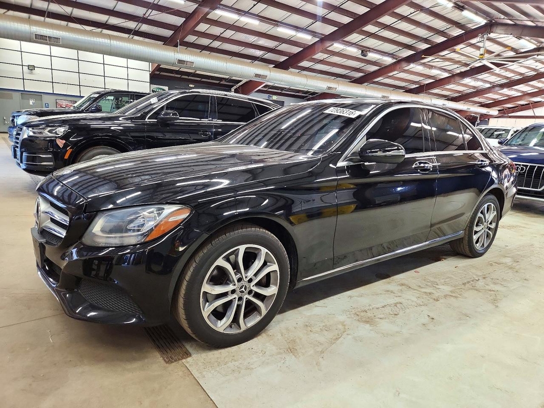 Вид 2017 MERCEDES-BENZ C 300 4MATIC, угол 1