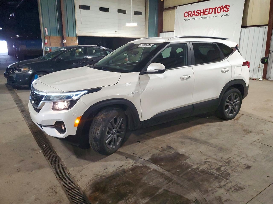 Vista de 2023 KIA SELTOS S, ángulo 1