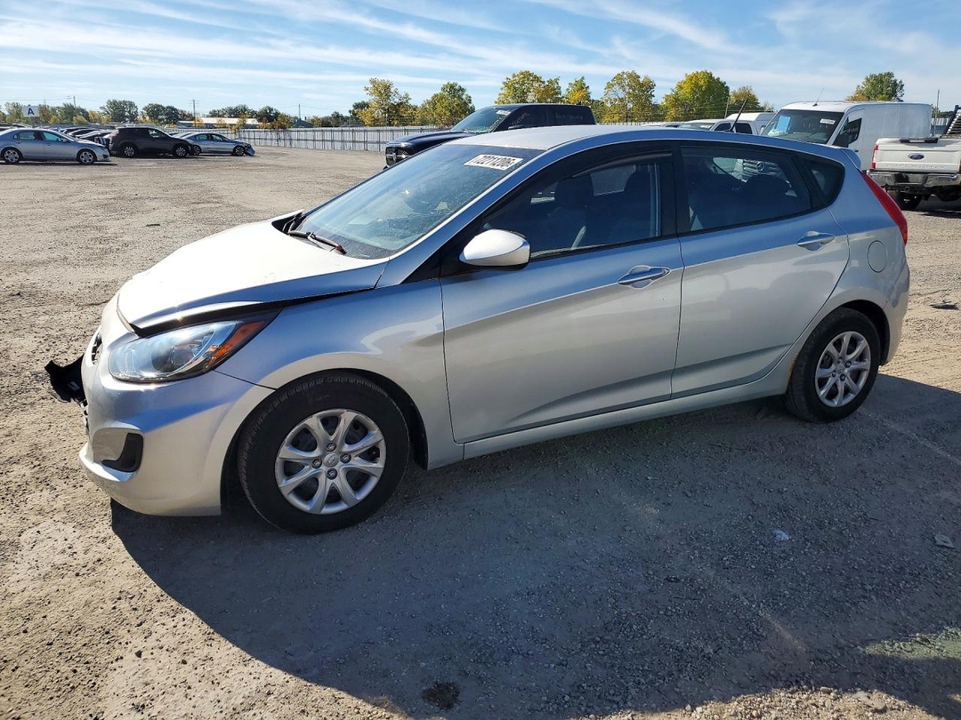Вид 2014 HYUNDAI ACCENT GS, угол 1