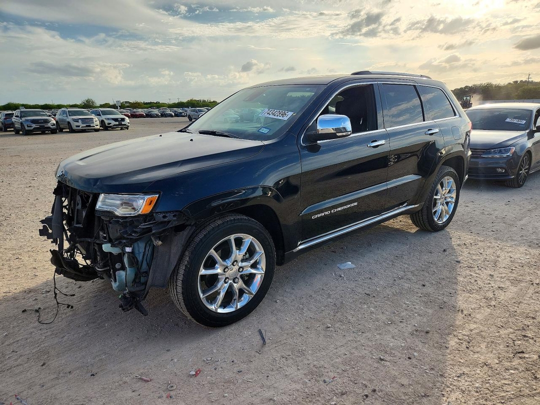 Vue de 2015 JEEP GRAND CHEROKEE SUMMIT, angle 1