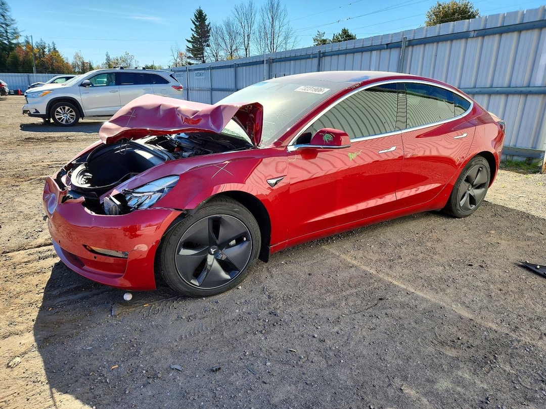 Вид 2018 TESLA MODEL 3, угол 1