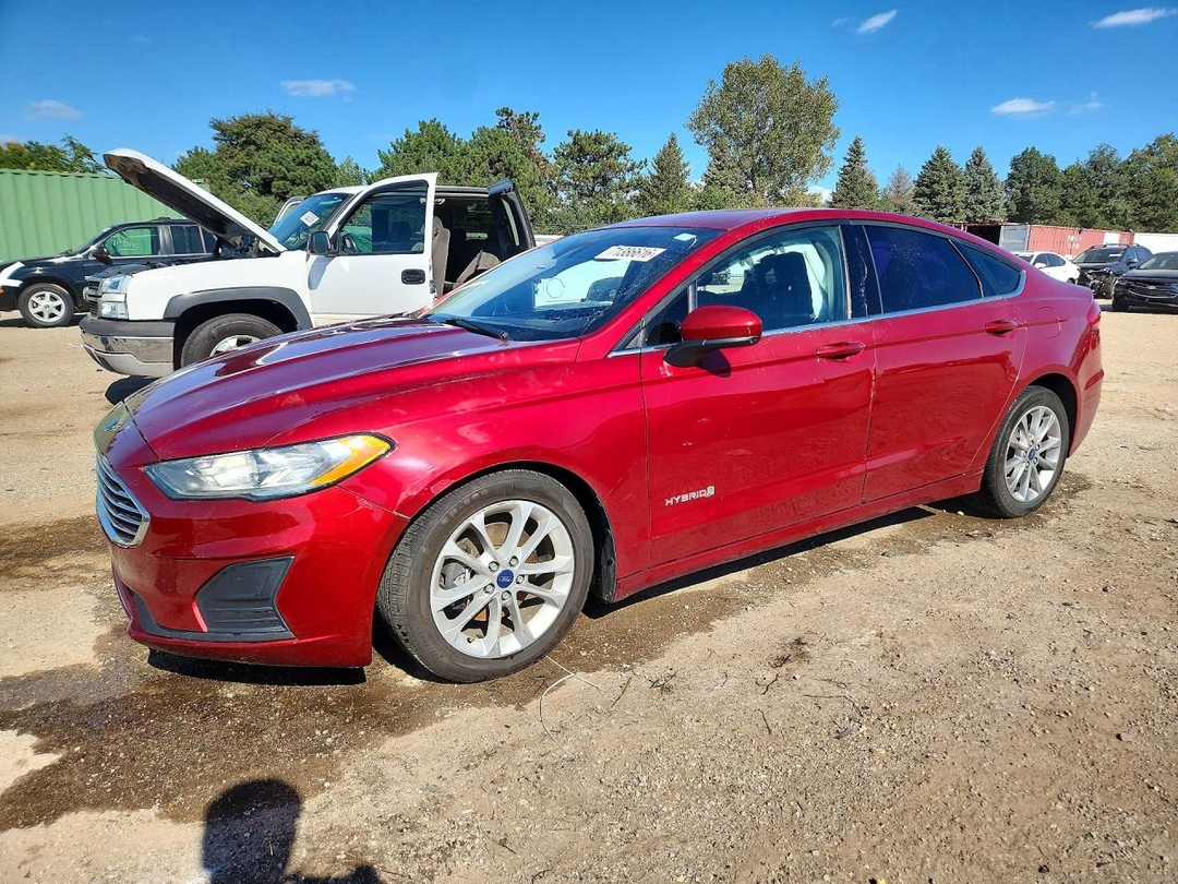 Vue de 2019 FORD FUSION SE, angle 1