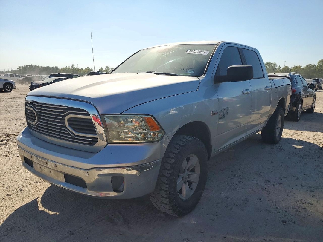 منظر 2019 RAM 1500 CLASSIC SLT، زاوية 1