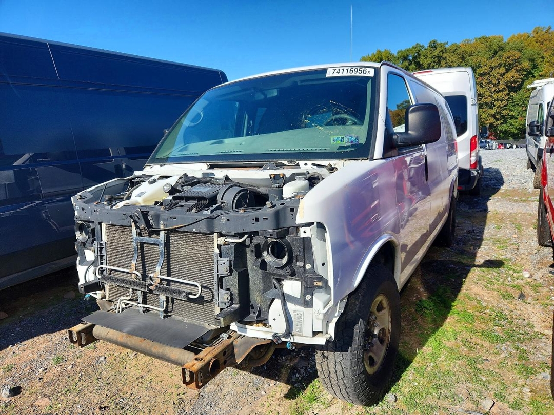 Vista de 2014 CHEVROLET EXPRESS G2500, ángulo 1