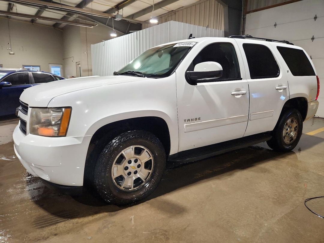 منظر 2010 CHEVROLET TAHOE K1500 LT، زاوية 1