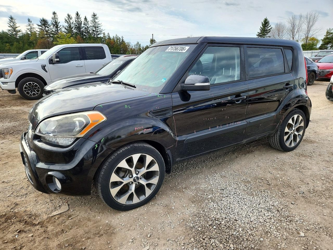 Вид 2013 KIA SOUL +, угол 1