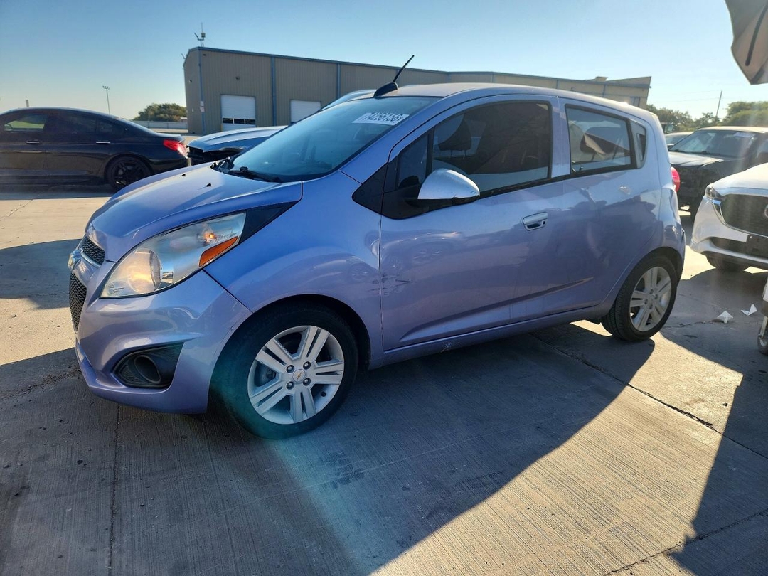 Вид 2015 CHEVROLET SPARK LS, угол 1