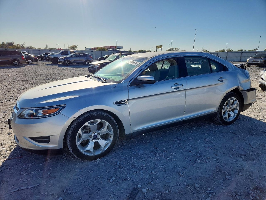 Vue de 2011 FORD TAURUS SEL, angle 1