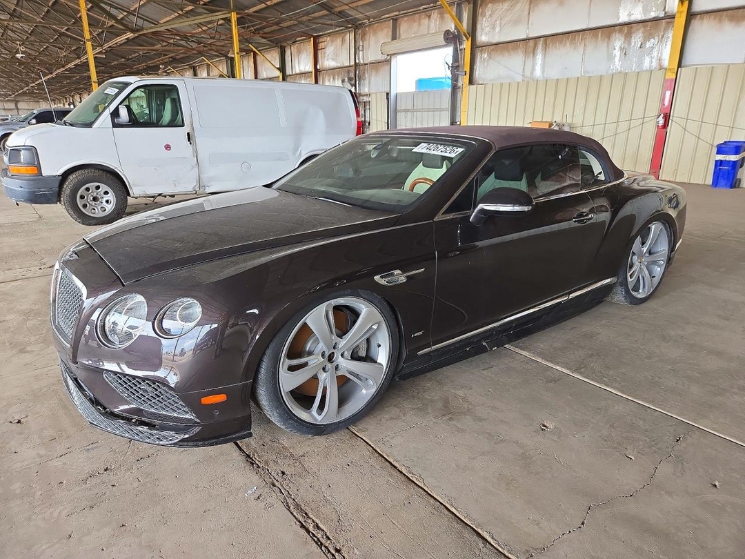 Vista de 2016 BENTLEY CONTINENTAL GT V8 S, ángulo 1