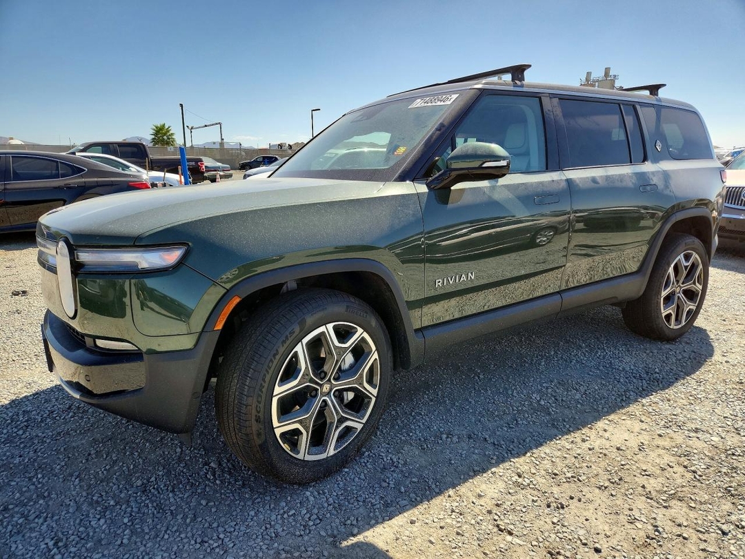 Vista de 2026 RIVIAN R1S ADVENTURE, ángulo 1