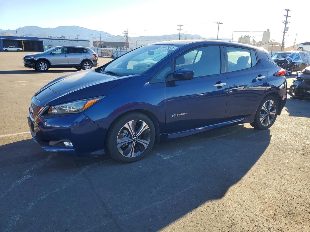 منظر 2018 NISSAN LEAF SV، زاوية 1