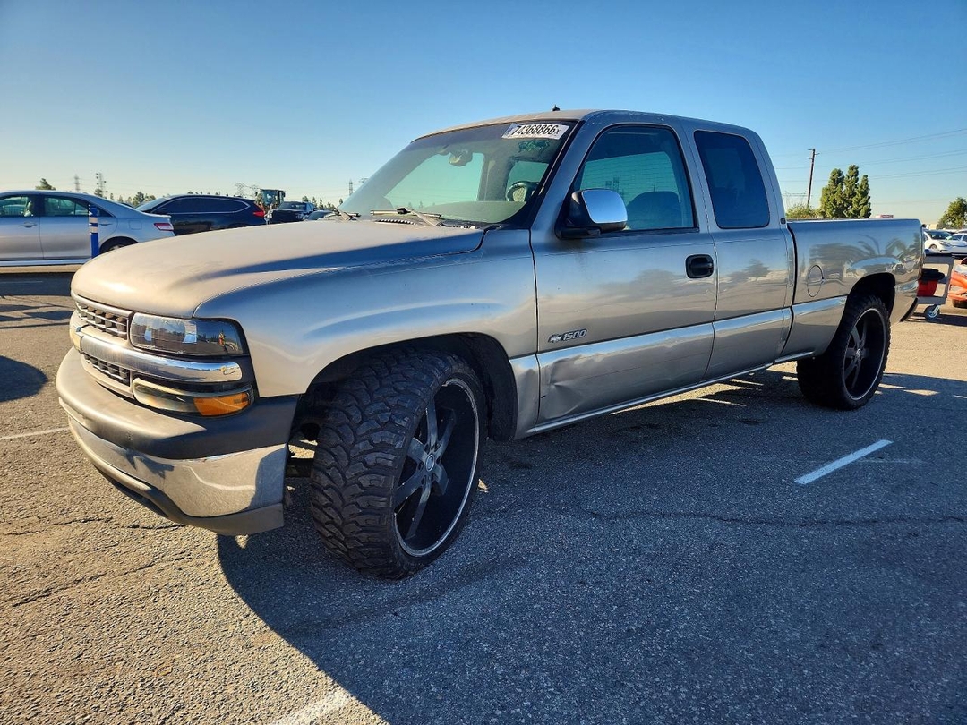 Vista de 2001 CHEVROLET SILVERADO C1500, ángulo 1