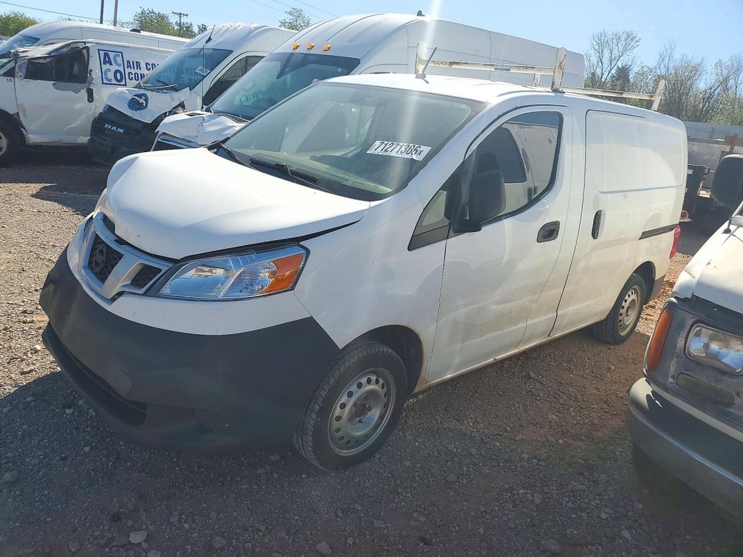 Вид 2019 NISSAN NV200 S, угол 1