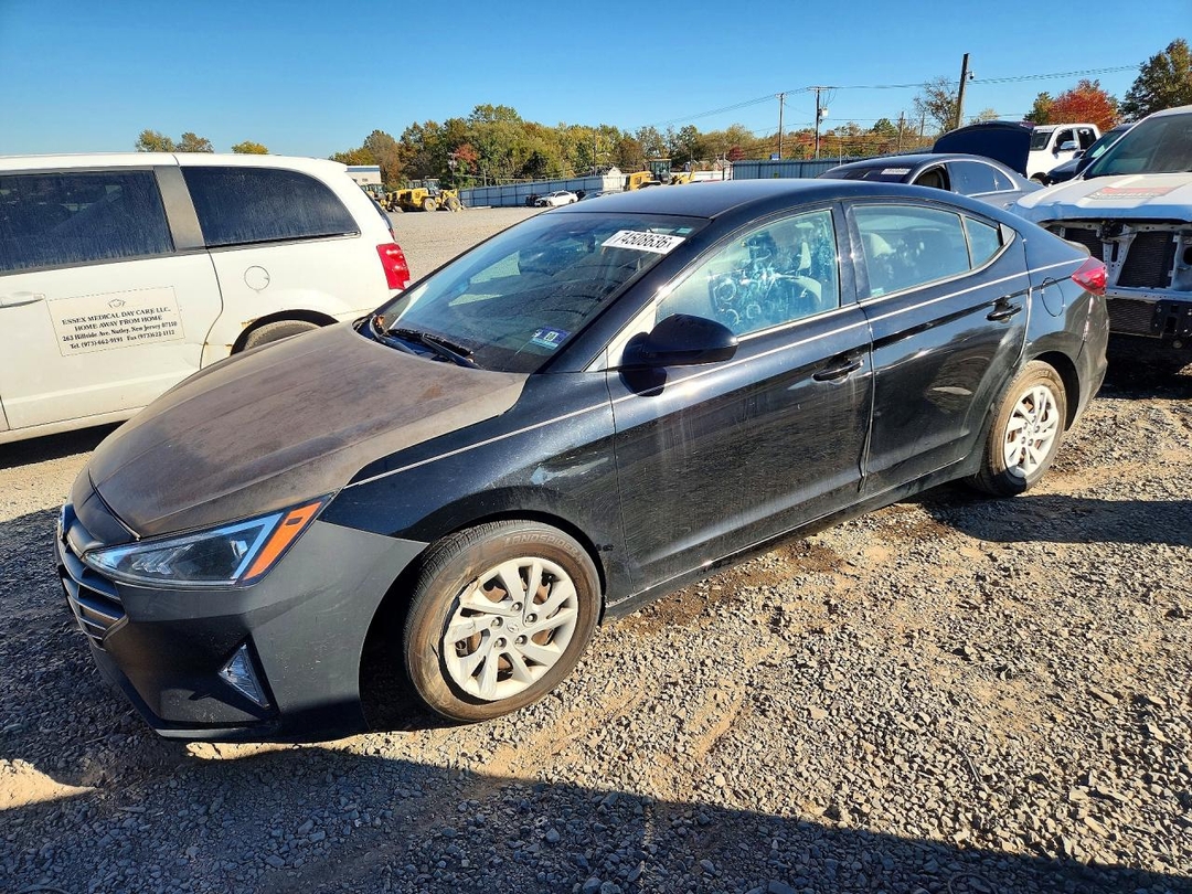Vue de 2020 HYUNDAI ELANTRA SE, angle 1