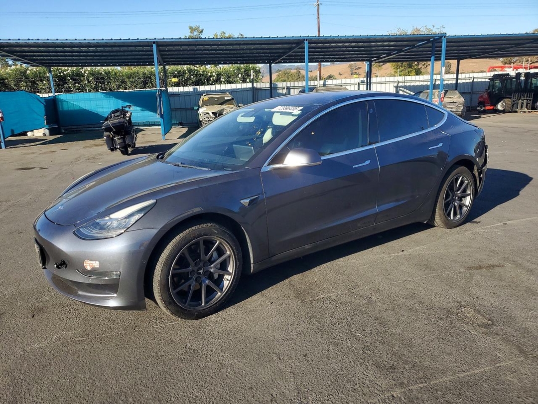 منظر 2018 TESLA MODEL 3، زاوية 1