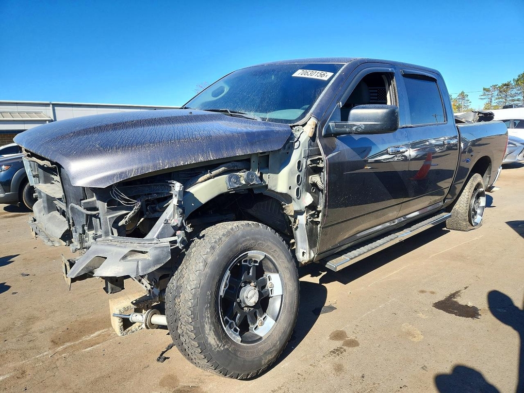 منظر 2016 RAM 1500 SLT، زاوية 1