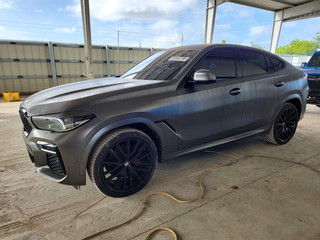 منظر 2022 BMW X6 XDRIVE40I، زاوية 1