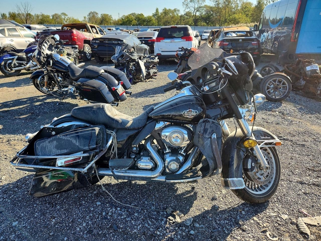 Вид 2009 HARLEY-DAVIDSON ULTRA CLASSIC, угол 1