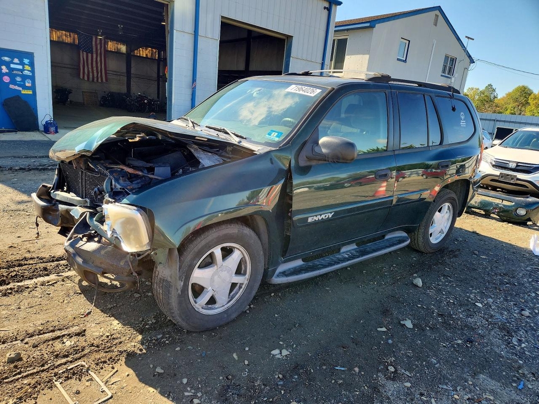 Vista de 2002 GMC ENVOY, ángulo 1