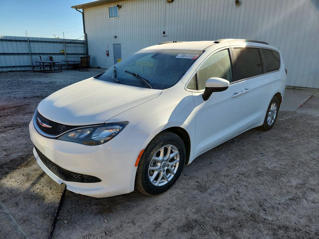 Вид 2021 CHRYSLER VOYAGER LXI, угол 1
