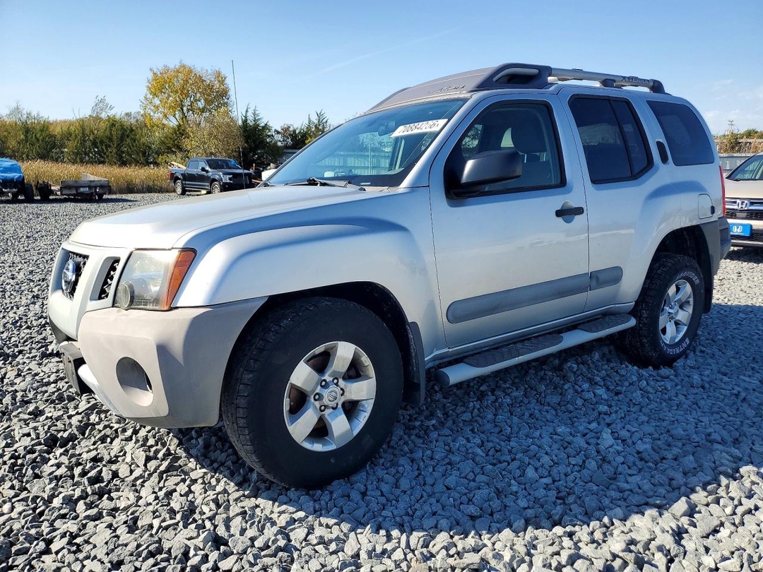Вид 2011 NISSAN XTERRA X, угол 1
