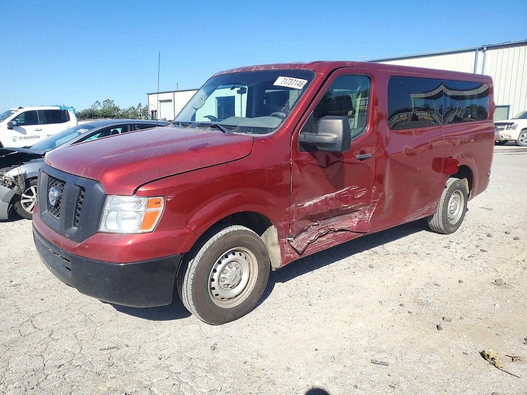 Vue de 2016 NISSAN NV 3500 HD S, angle 1