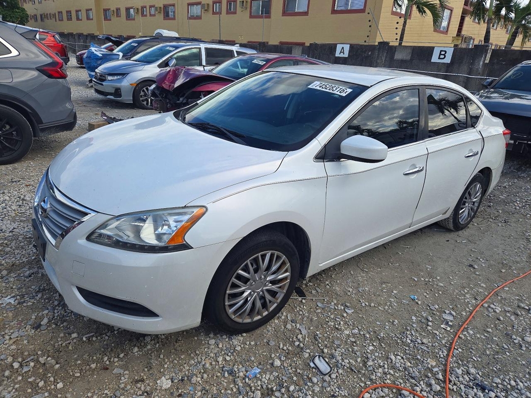 منظر 2013 NISSAN SENTRA S، زاوية 1