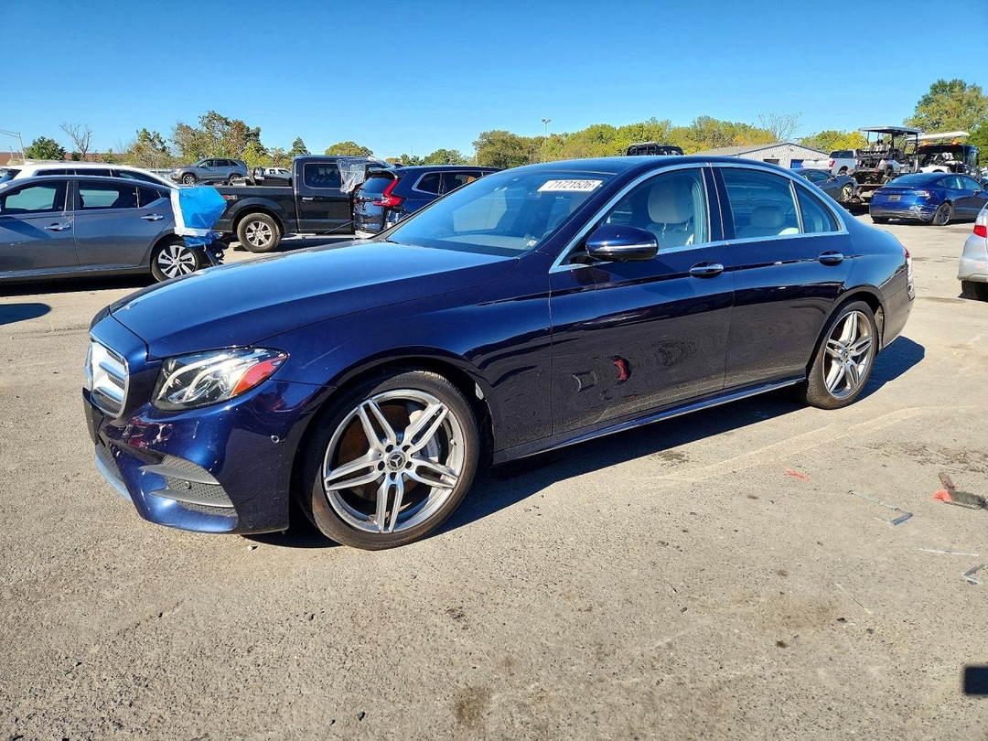 Vedere 2020 MERCEDES-BENZ E 350 4MATIC, unghi 1