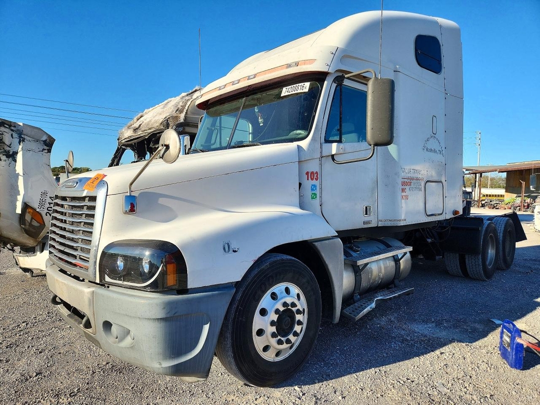 Vista de 1990 FREIGHTLINER SEMI TRUCK, ángulo 1