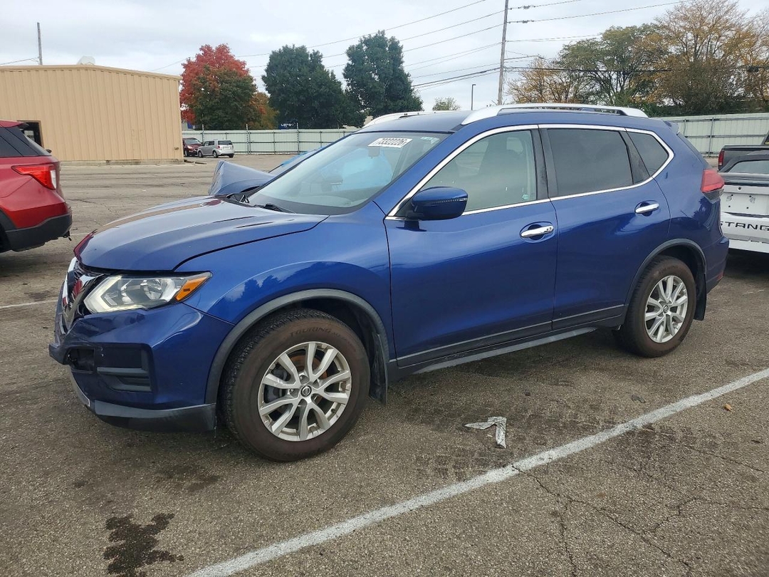 Vue de 2017 NISSAN ROGUE SV, angle 1