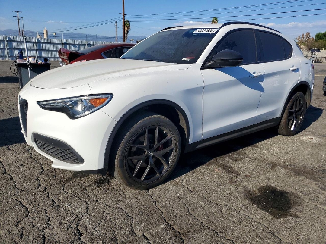 منظر 2020 ALFA ROMEO STELVIO، زاوية 1