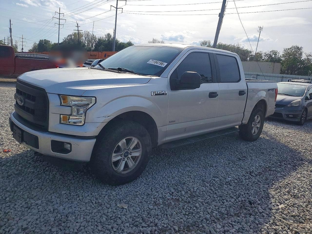 Vue de 2016 FORD F150 SUPERCREW, angle 1